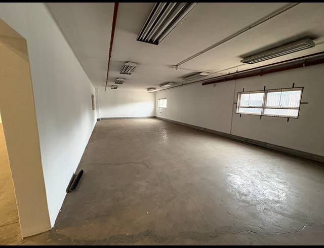 4,701M² WAREHOUSE TO LET IN KEMPTON PARK CENTRAL